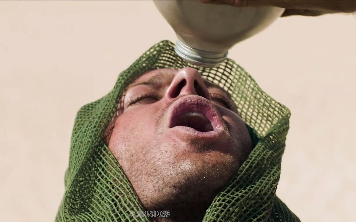 最惨的狙击手在沙漠下暴晒70多个小时脚丫子都烫熟了