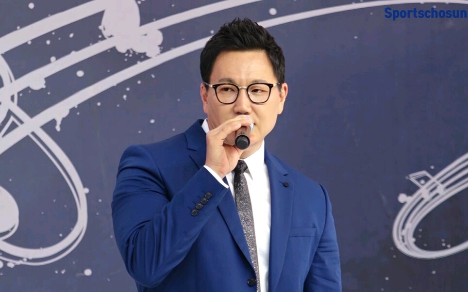 the one郑淳元《爱情啊》—20190614东盟周开幕式祝贺公演直拍现场