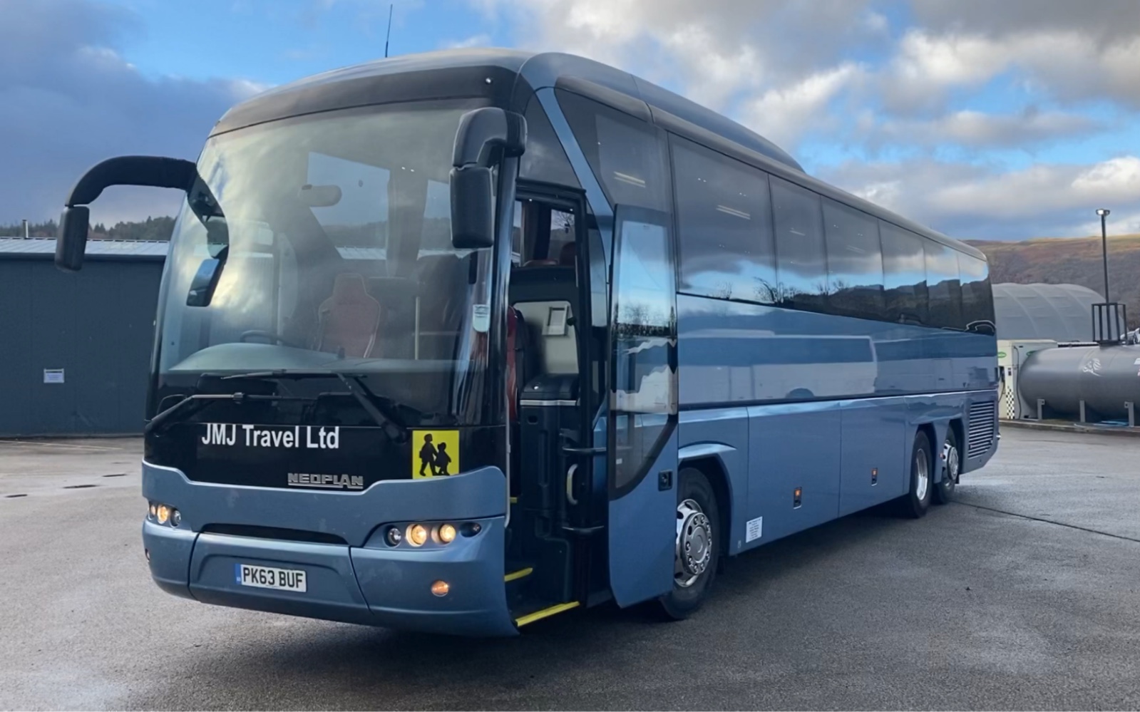 neoplan tourliner 63seats 6x2 coach