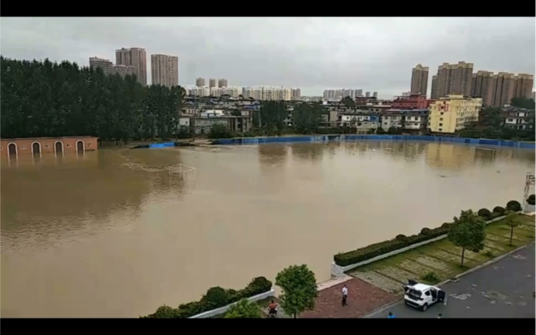 暴雨后的南阳师范学院