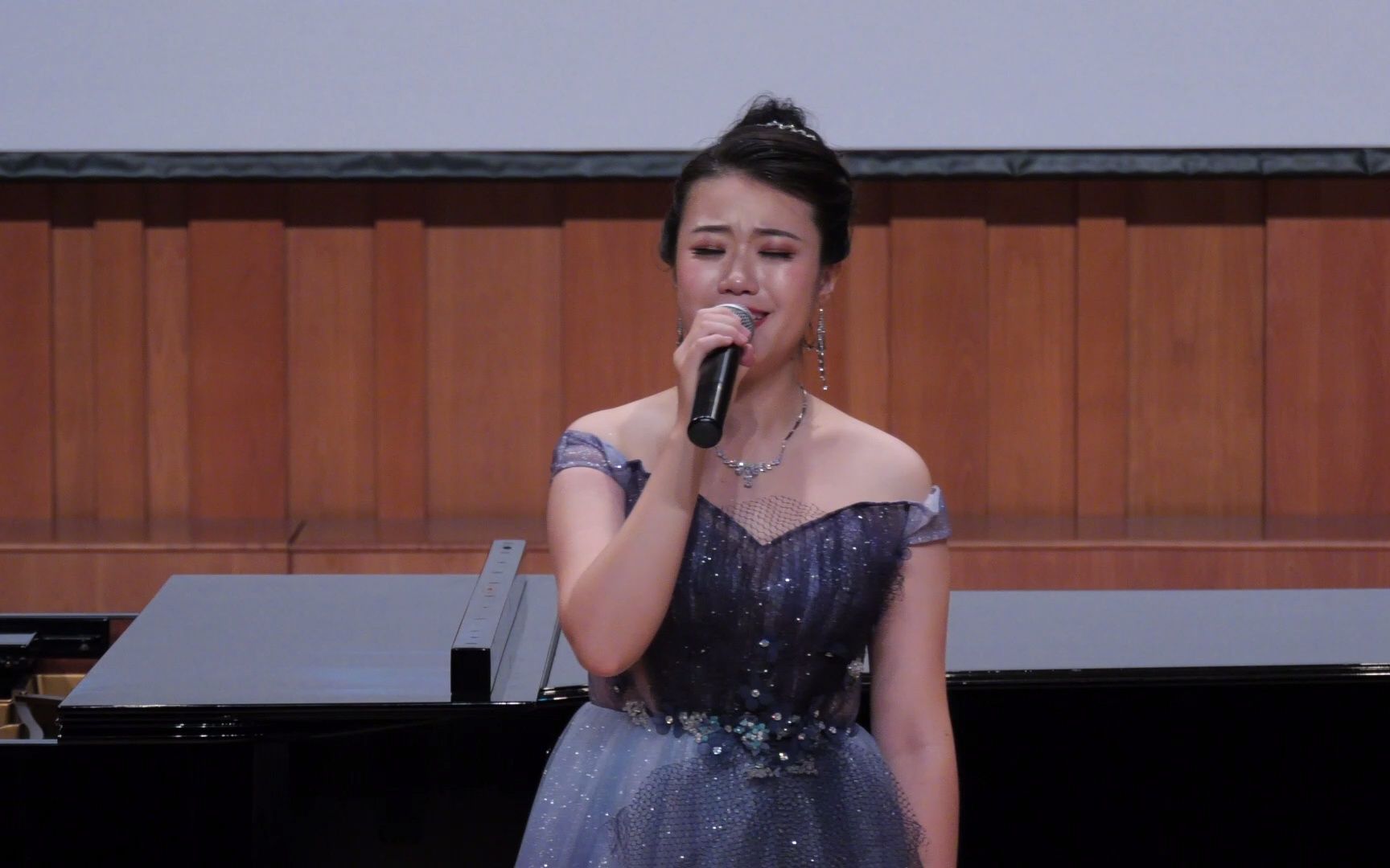 uncle-《凤凰花开的路口》演唱者:黄舒婷