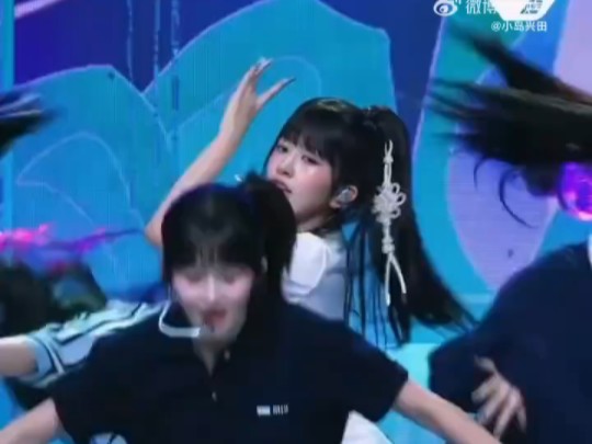 ive新歌疑似抄袭exo咆哮# 韩国女团ive最近新歌惹争议,除了很多元素