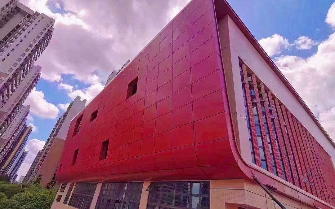 耀眼中国红氟碳铝单板门头雨棚铝单板幕墙安装效果