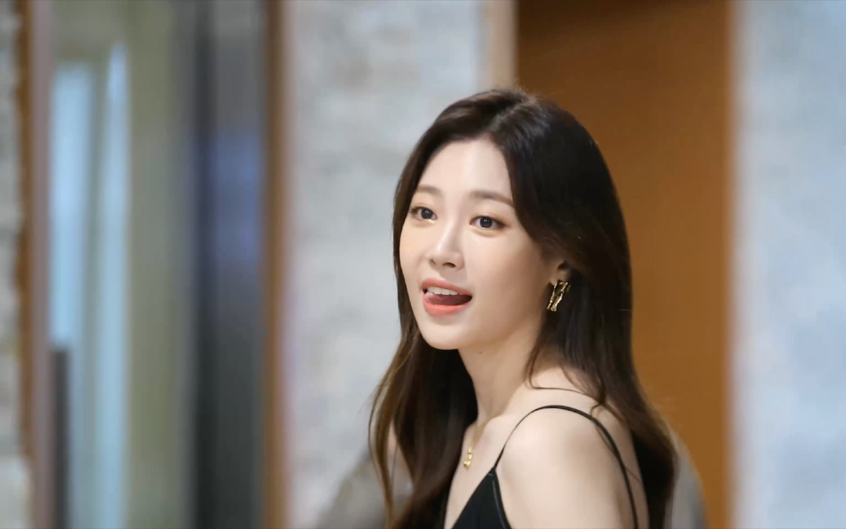 【金亚荣】这是从小说里走出来的仙女吧_哔哩哔哩 (゜-゜)つロ 干杯