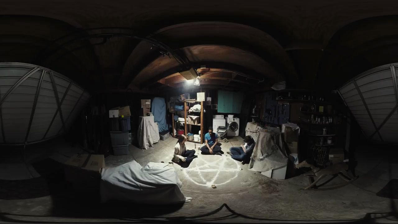 [图]Interactive Paranormal Activity Seance (360 Degree Video)