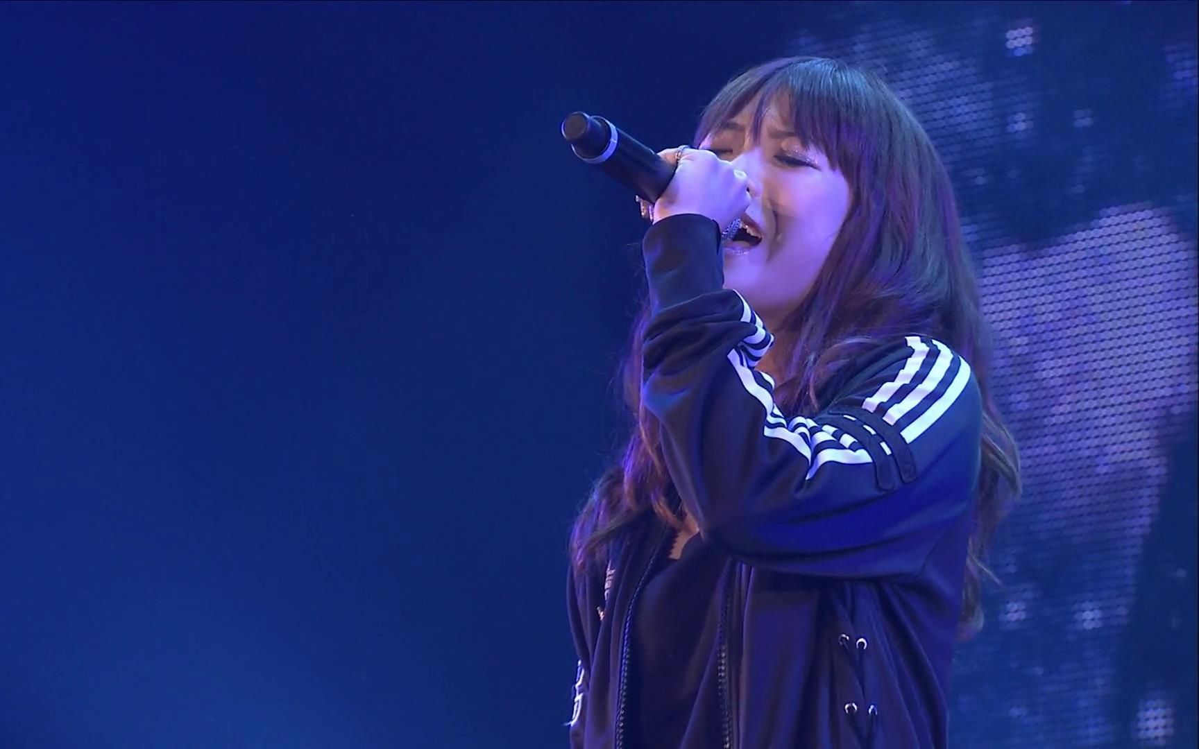 [图]【May'n】19岁少女深情演唱神曲钻石裂痕