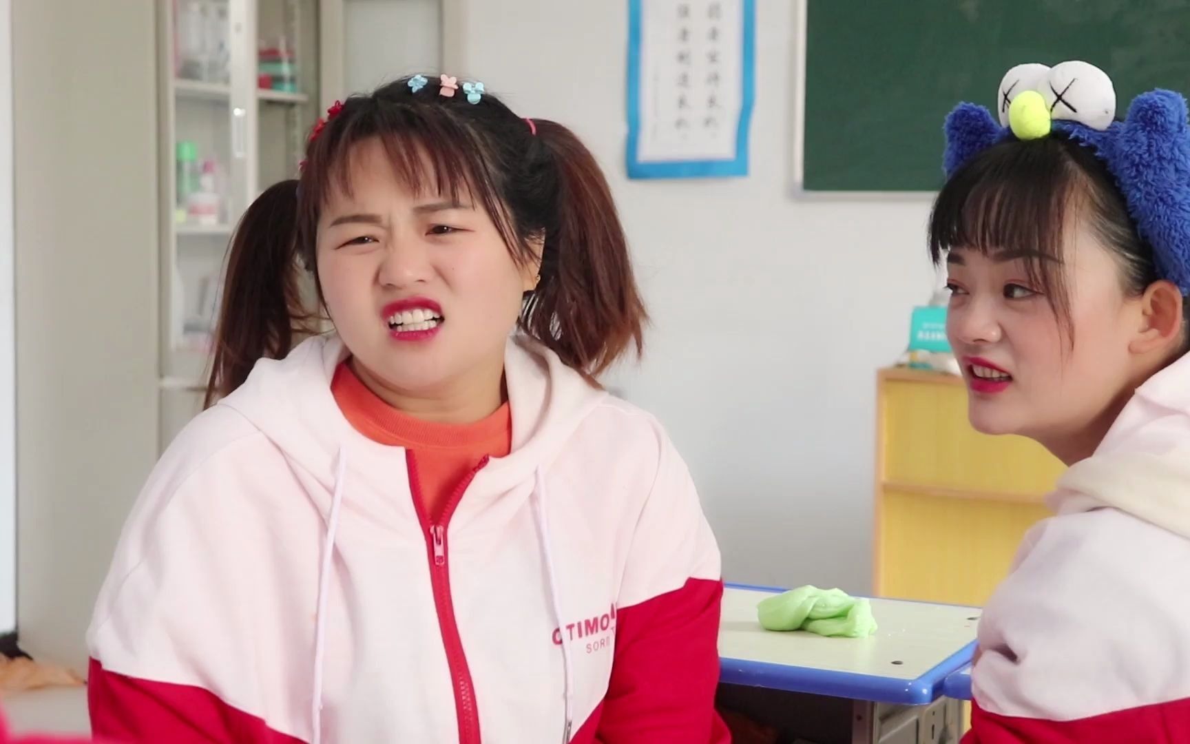 胖芸儿用高颜值水晶泥,换可乐的辣条,胖芸儿能做出来吗?