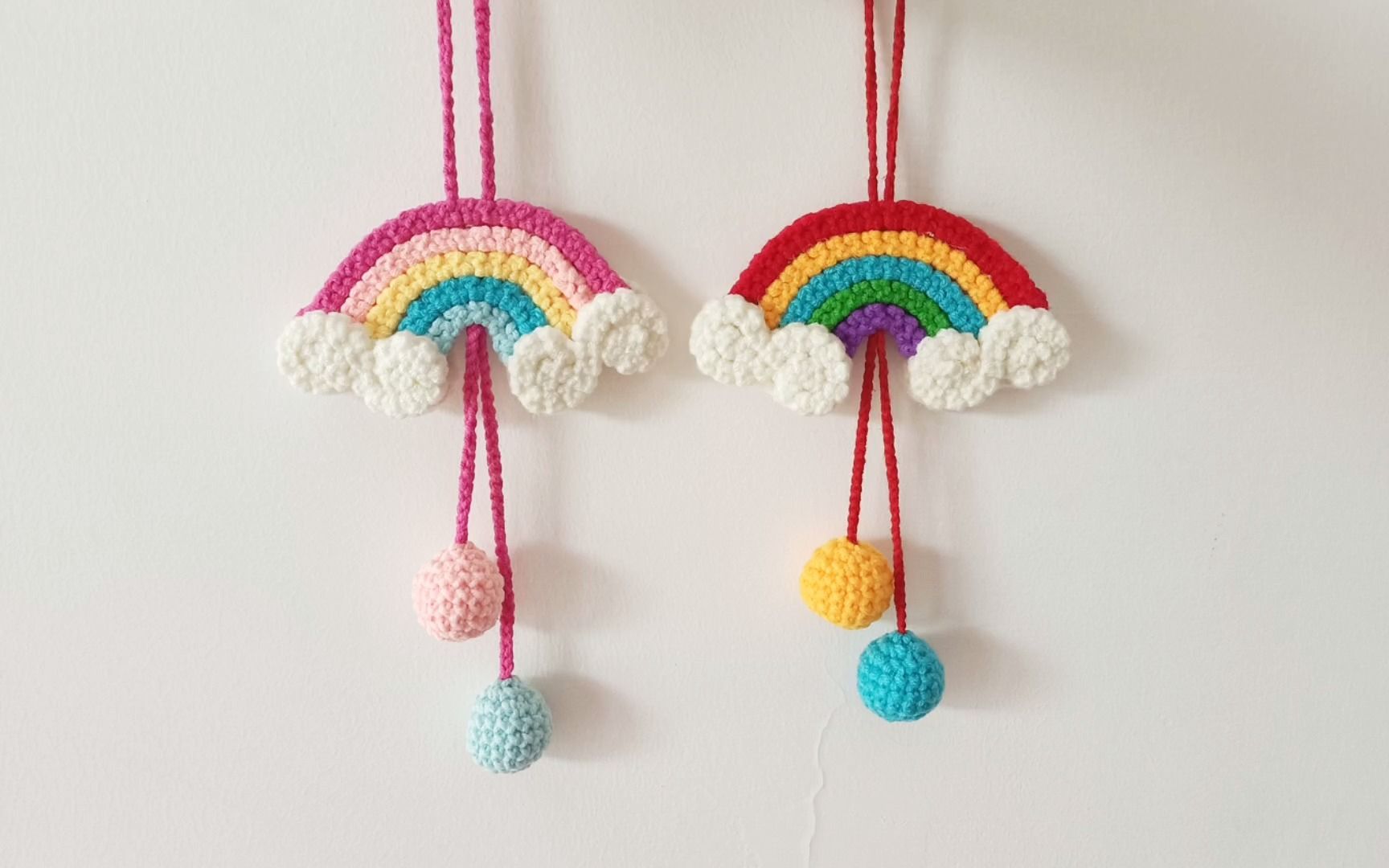 彩虹挂件钩针编织教程,颜色鲜艳明亮,可以用来装饰家居或者作为汽车