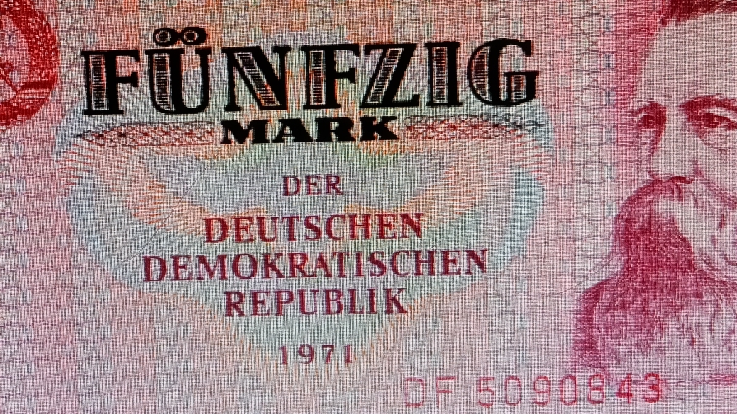 5东德马克10东德马克100东德马克和500东德马克的纸币特写