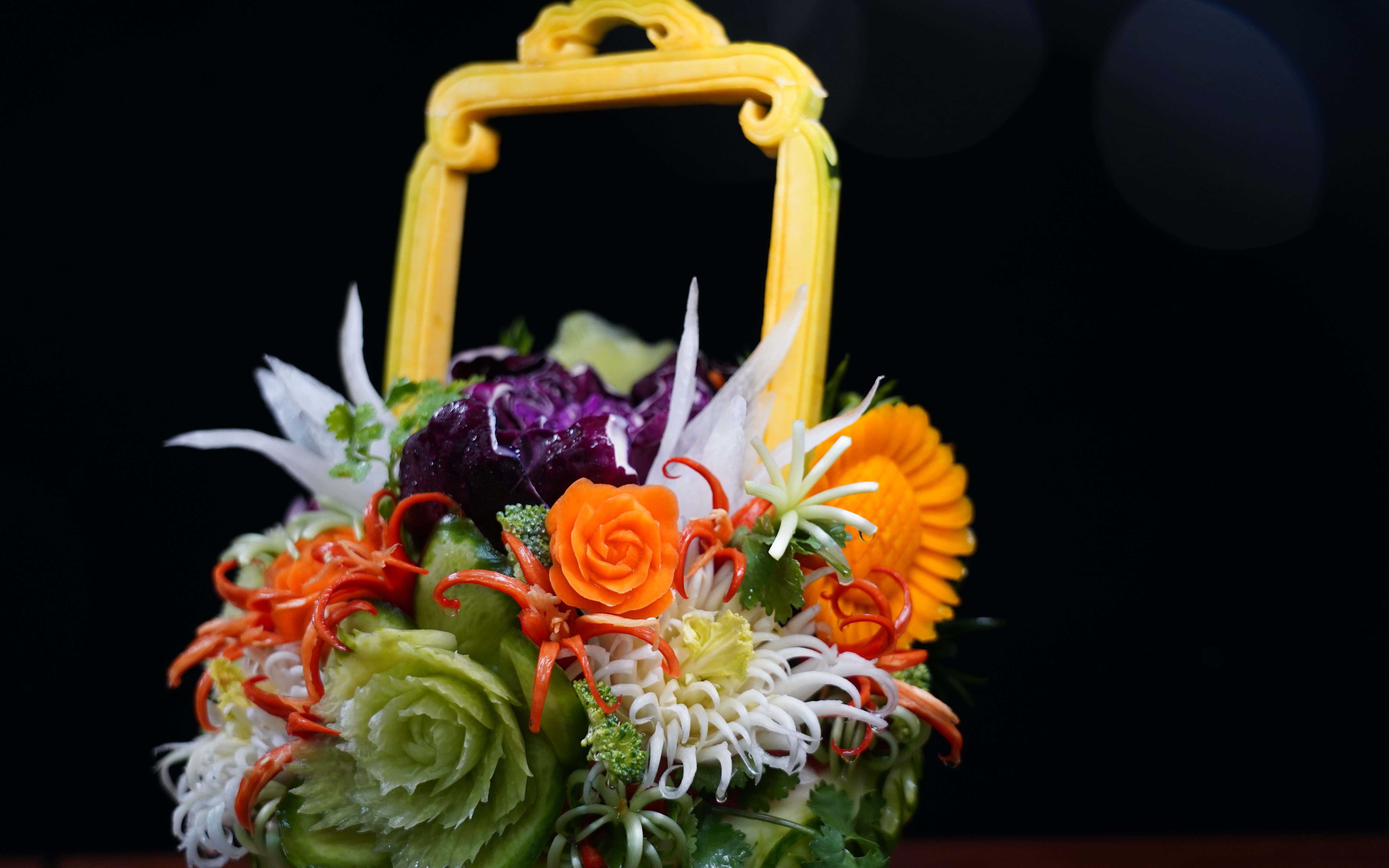 国庆节已经过完了,分享个节前做的蔬菜花篮给大伙,喜欢的三连!