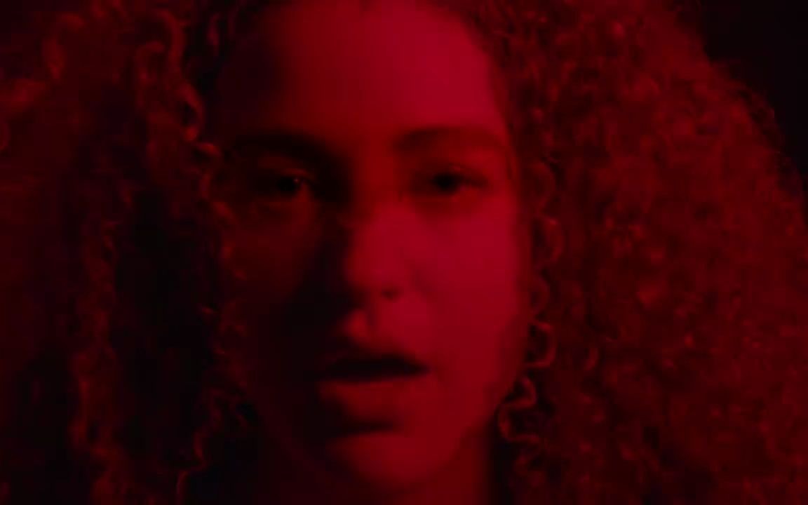 [图]【Tal Wilkenfeld】[Killing Me] Official Video