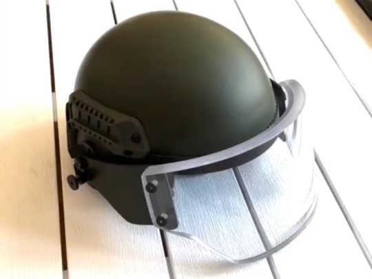 【搬运】俄罗斯军工推出新型钛合金头盔"bars-m"
