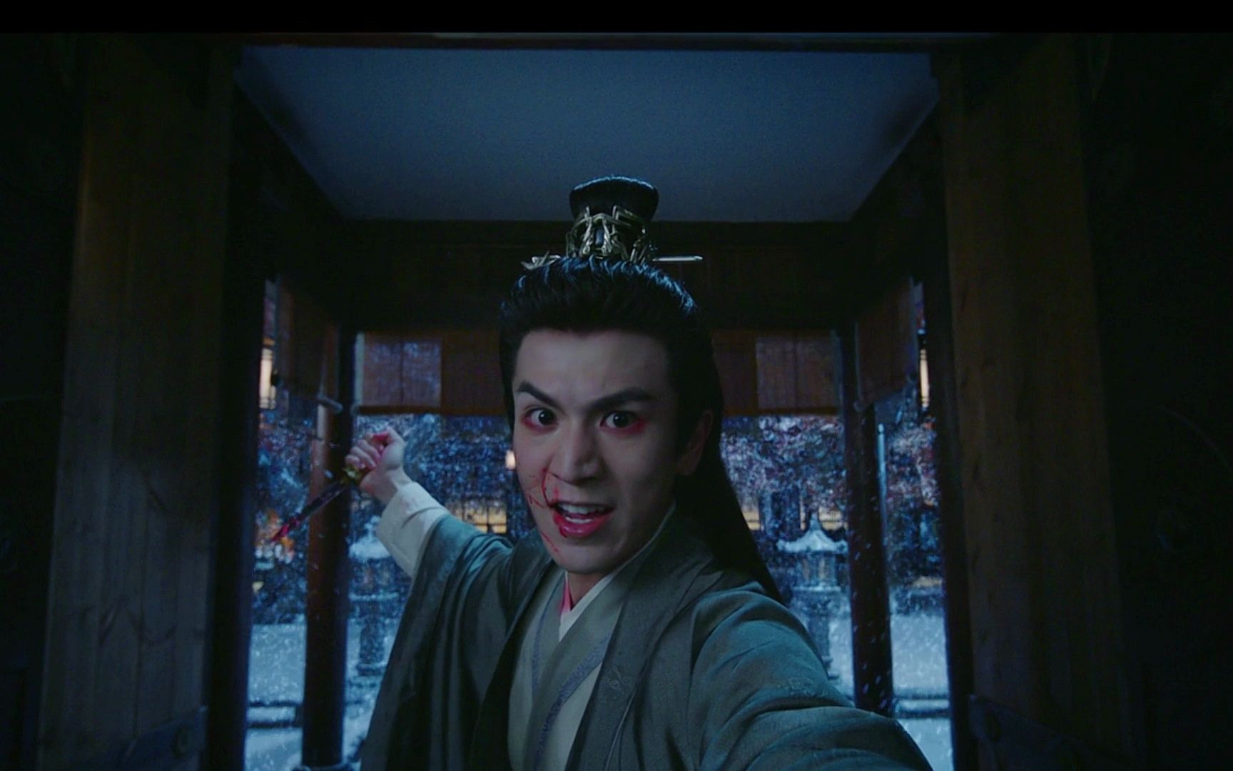 姜雪宁看见谢危离魂症发作