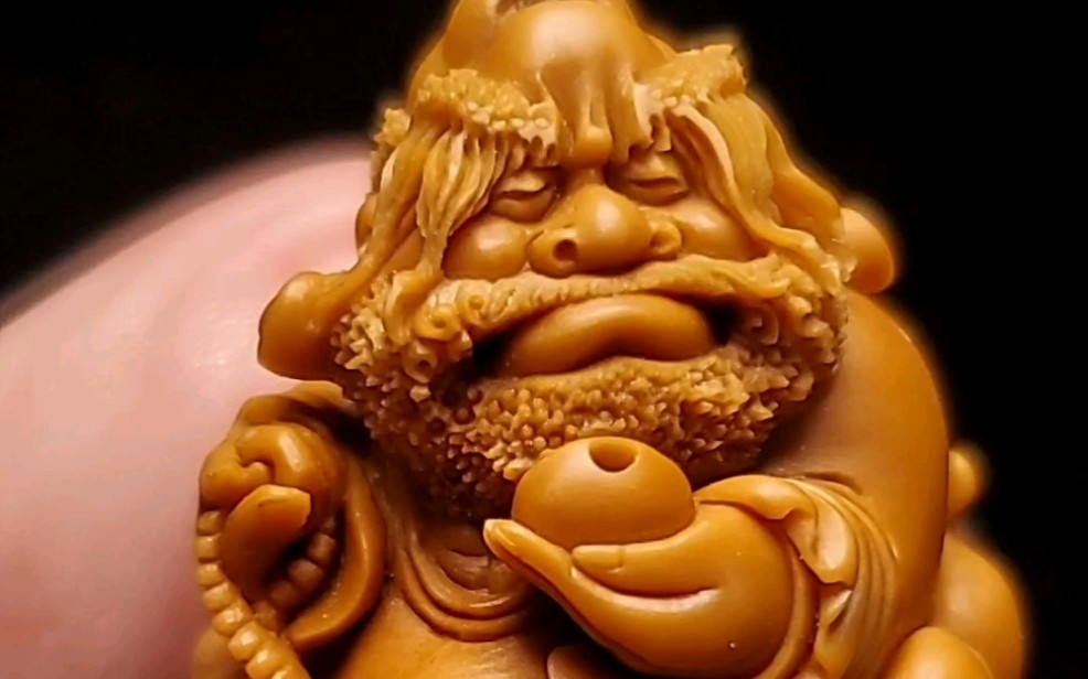 独一挡的雕工和韵味,属实精美 #达摩 #文玩 #橄榄核雕