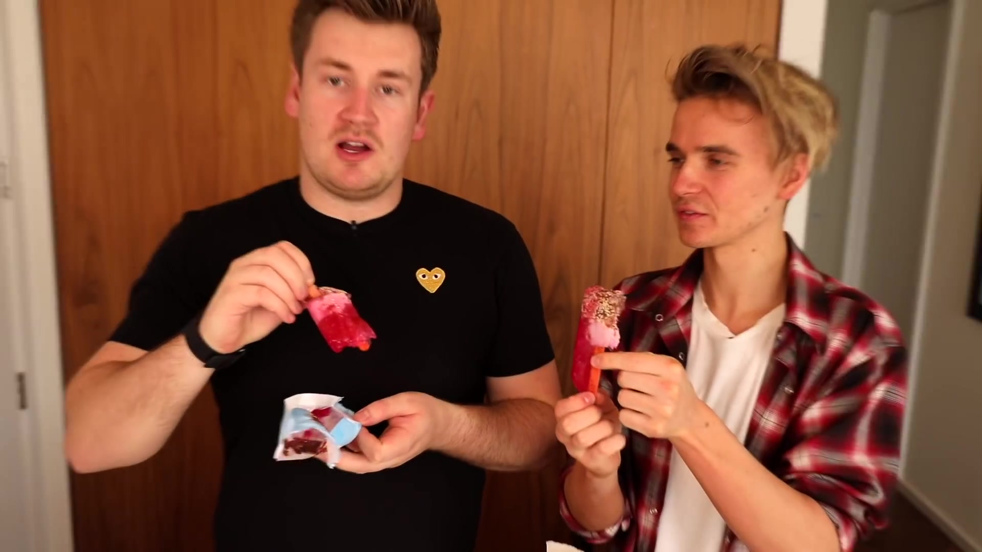 【oliwhite】【英字】trying joe suggs favourite foods