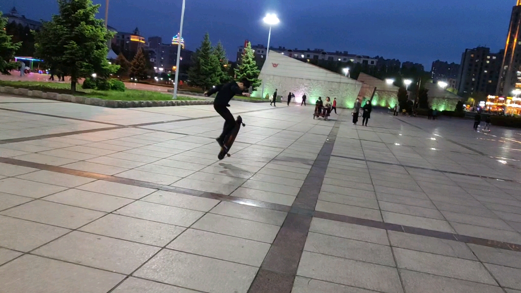 坚持你所爱的并努力下去长板尖翻练习ing