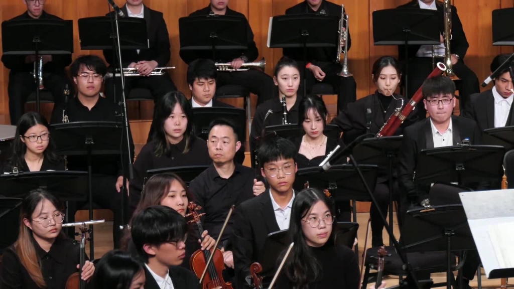 [图]鲍元恺《炎黄风情》第四组曲《巴蜀山歌》 黄飞指挥厦门大学交响乐团/厦门大学美育通识课