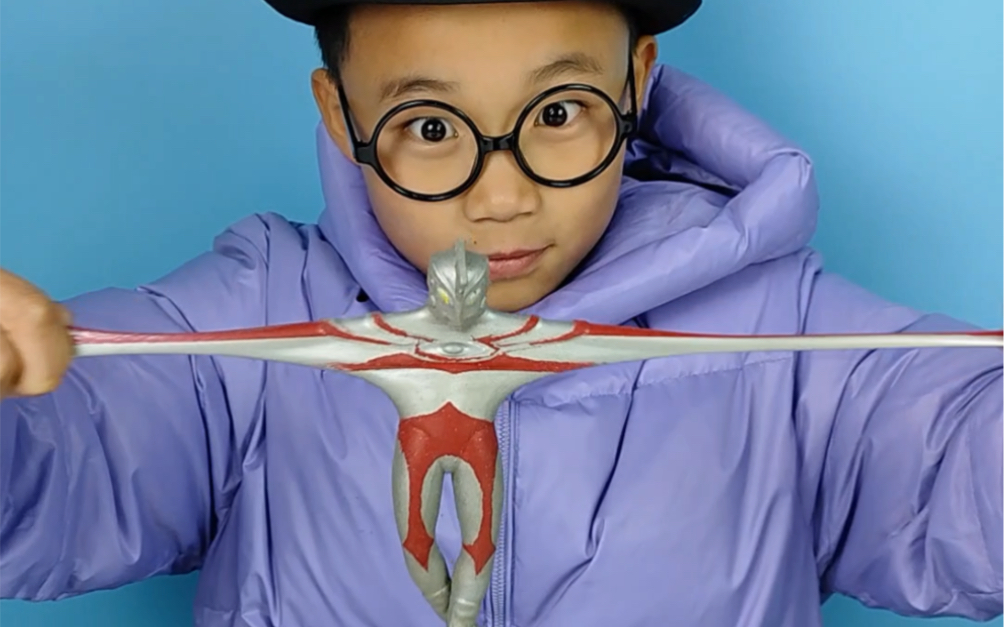 小泽玩三款恶搞玩具,你们喜欢哪一个呢