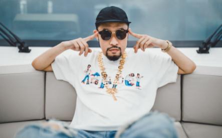 依然我行我素 (live)----mc hotdog 热狗/capper 纯伴奏