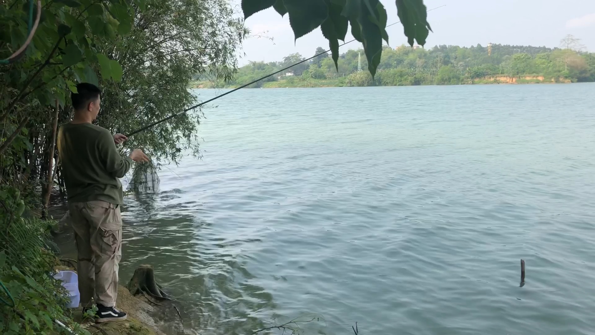 看了壮乡小莫特别瘾钓鱼我们也想钓大货小鱼儿小鱼儿我们来啦