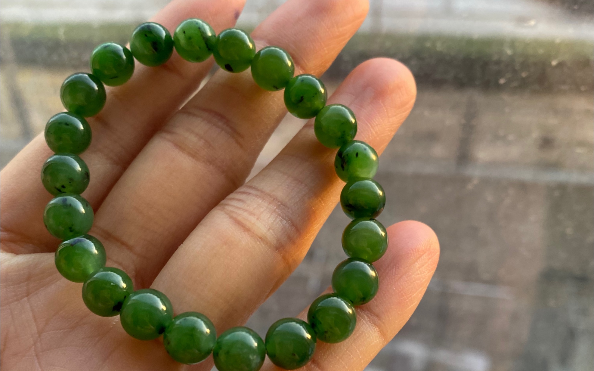 纯天然和田玉碧玉手串,珠子卡7 ,俄碧,有黑点,有少许棉,有一颗珠子有