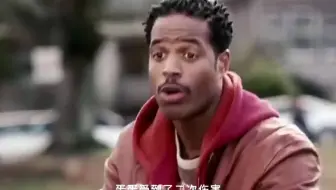 黑人伪装成婴儿，只为偷走钻石