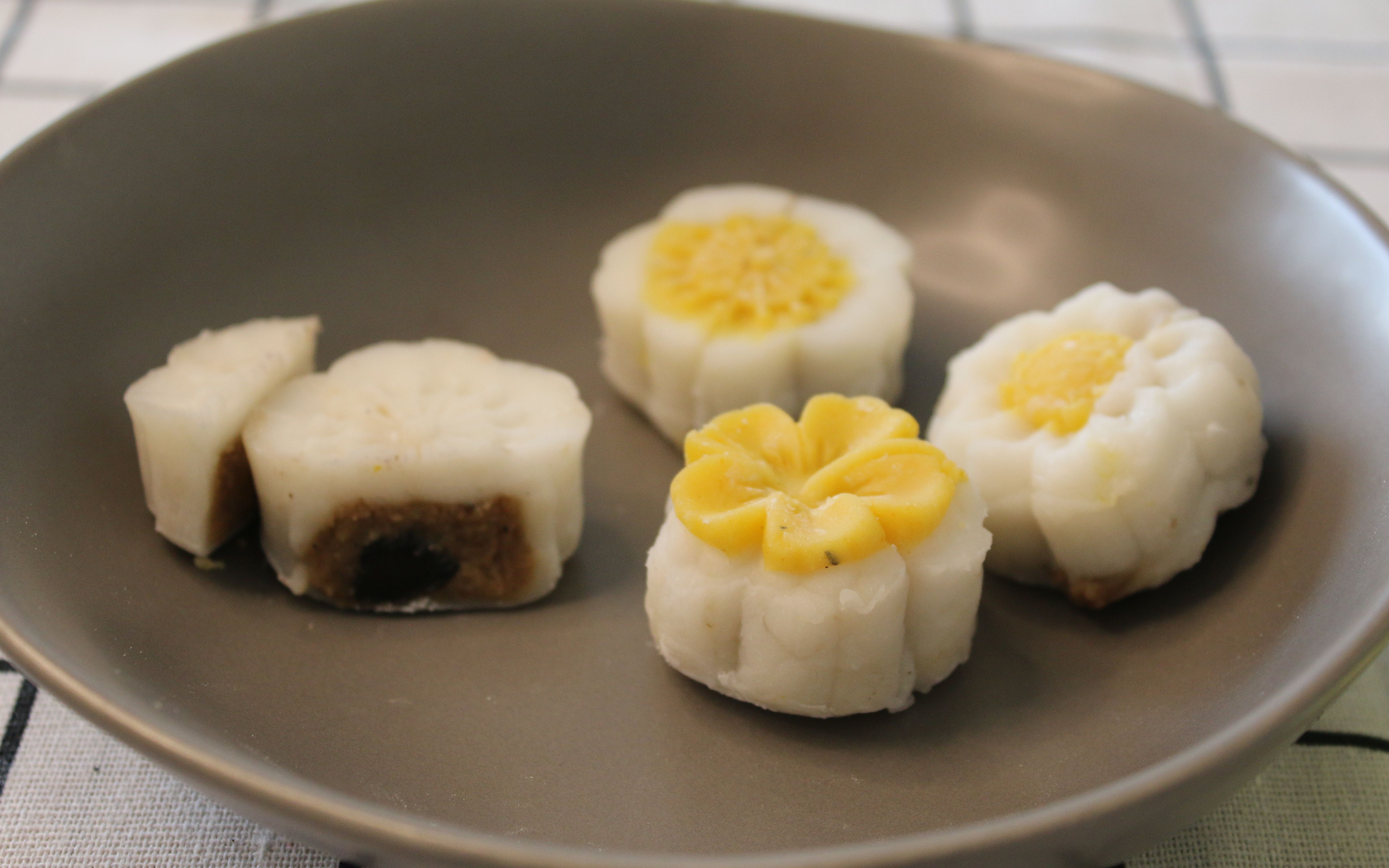制作简单,超好吃的栗子蜜饯冰皮月饼|字幕