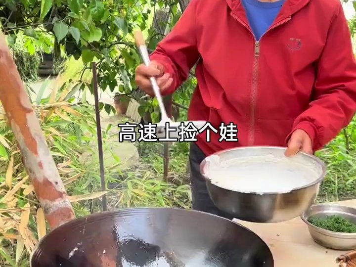 F瑜0817高速捡个天才娃，亲妈带律师抢人，闺女拍桌：我不同意2