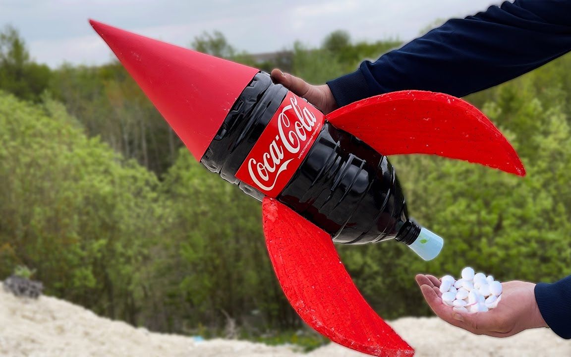 可乐火箭你见过没,国外小伙尝试用曼妥思加可乐做动力,会成功吗