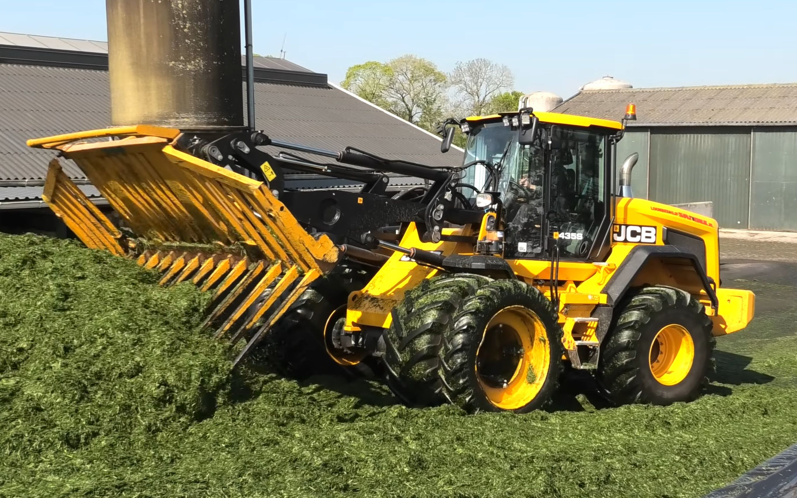 jcb 435s农用装载机作业4k