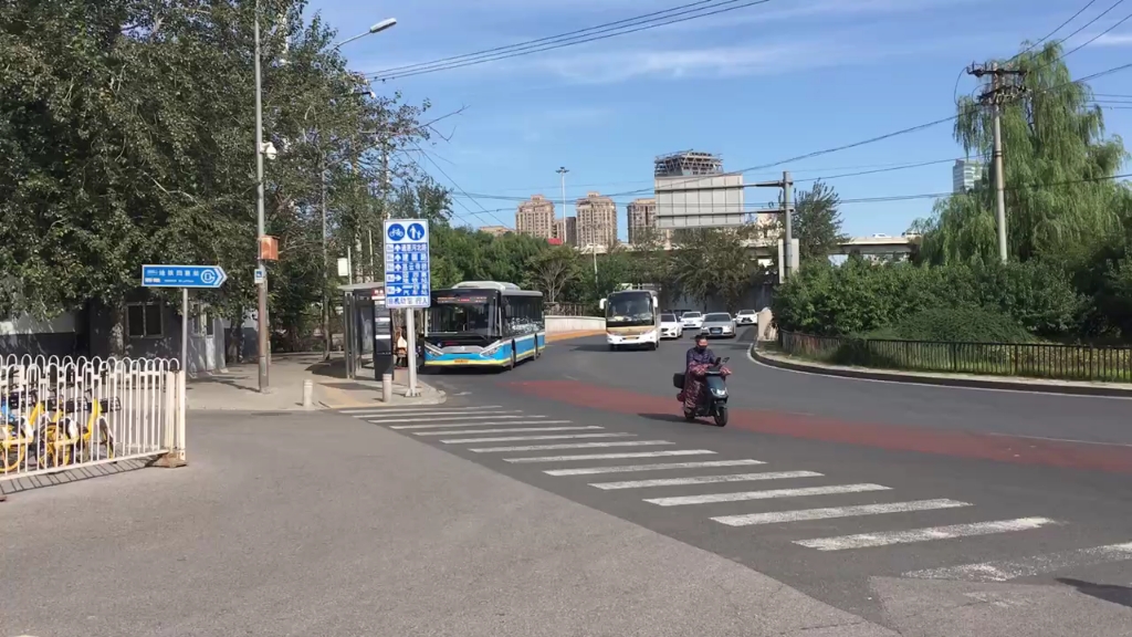 [公交车]北京公交专113路广通四惠桥出站