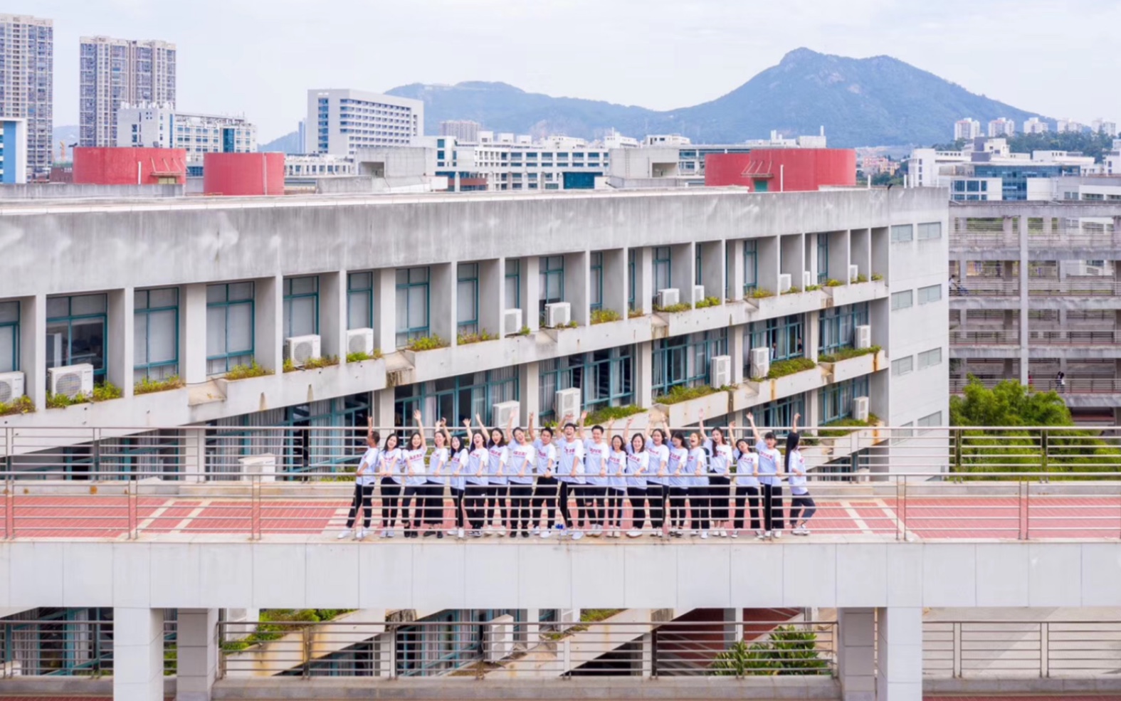 华侨大学音乐舞蹈学院2016级音乐学班毕业晚会彩排花絮
