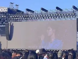 Tải video: 【周峻纬】[大连LMF音乐节].[大屏+高空三视角].[20240916154517]提前开始了差点没赶上