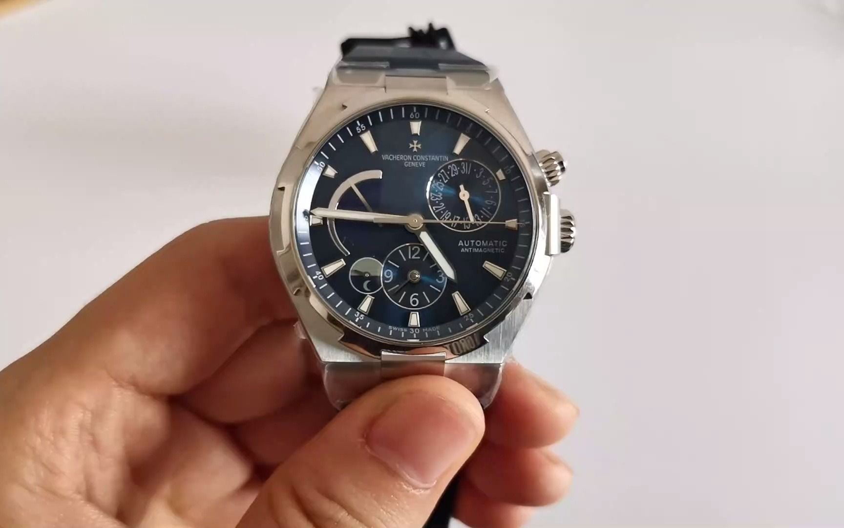 江诗丹顿纵横四海多功能腕表,底盖帆船设计