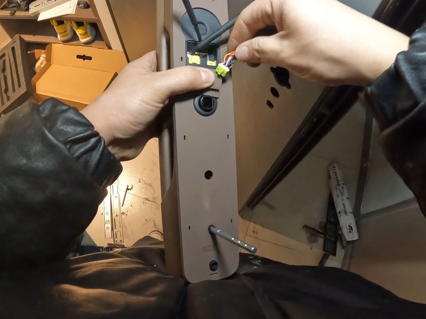 通体锁门 连体锁门 改装指纹锁安装记录aqara绿米联创