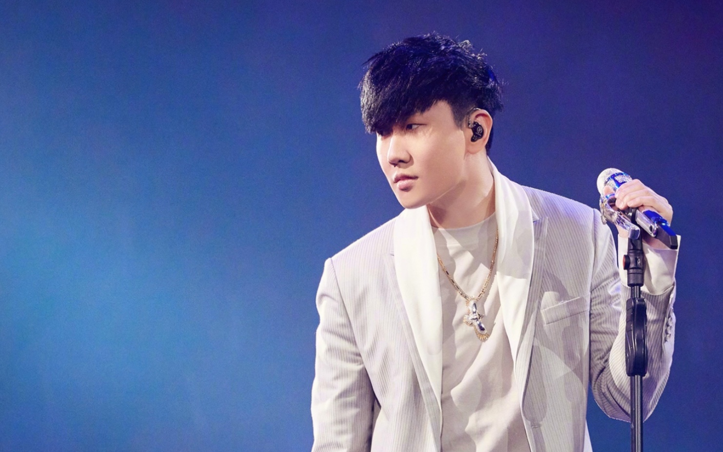 林俊杰2021红白歌会完整版演唱talking交换余生暂时的记号最向往的