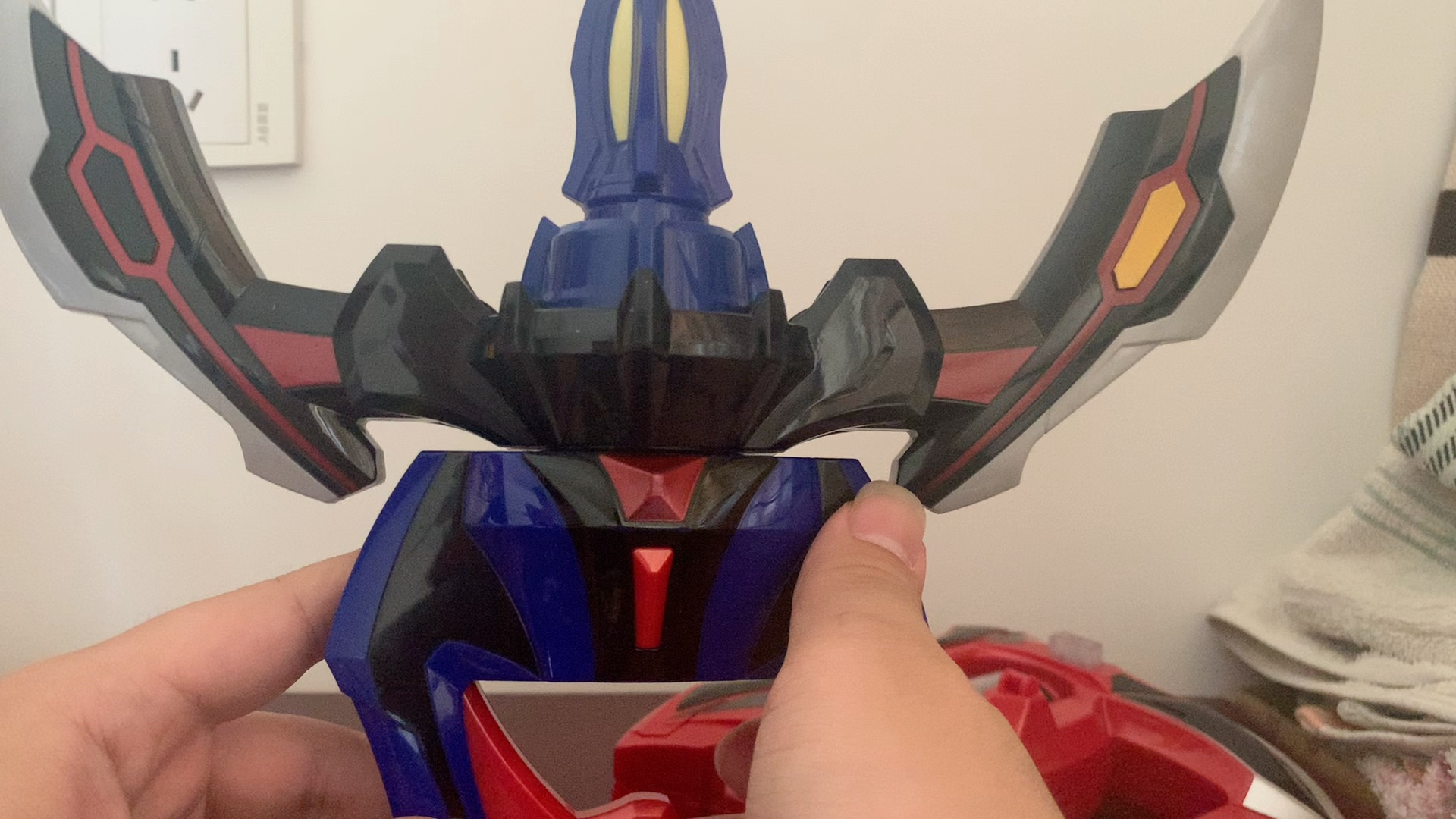 这应该是我玩过最垃圾的玩具了:捷德奥特曼捷德之爪_哔哩哔哩_bili