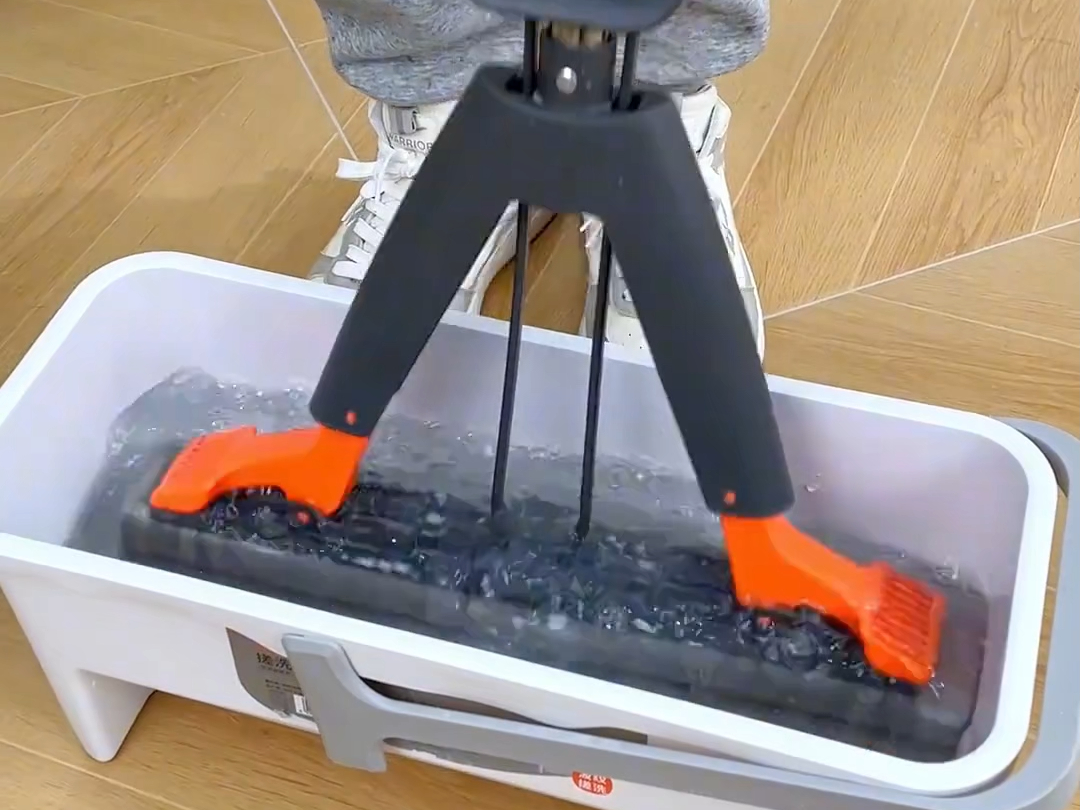 宁愿少吃两斤猪肉,也要存钱买这个胶棉拖把l09