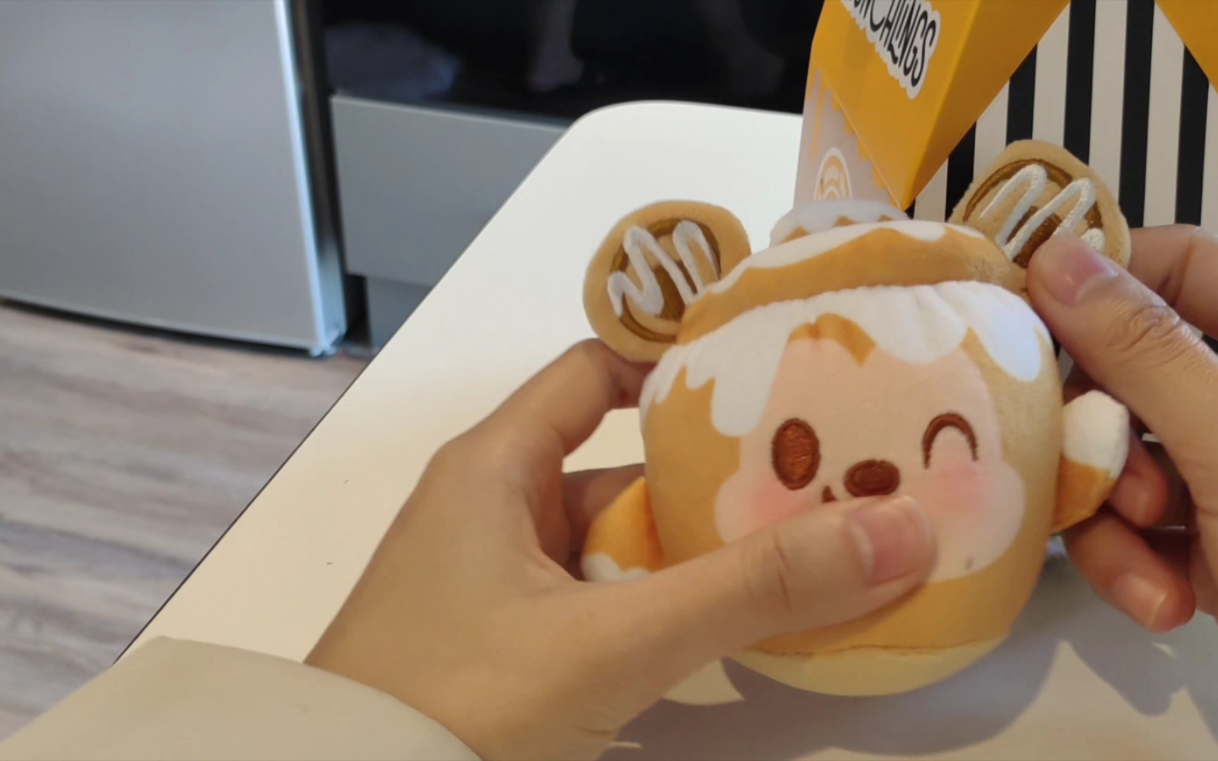 拆一个迪士尼甜甜圈盲盒