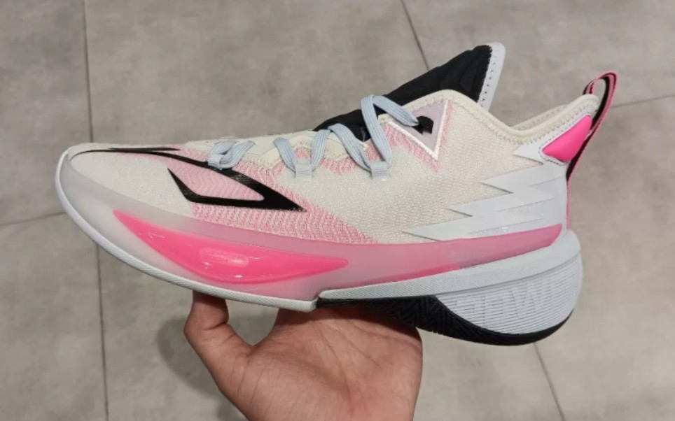 驭帅15同款42中底?内线前锋可以考虑!