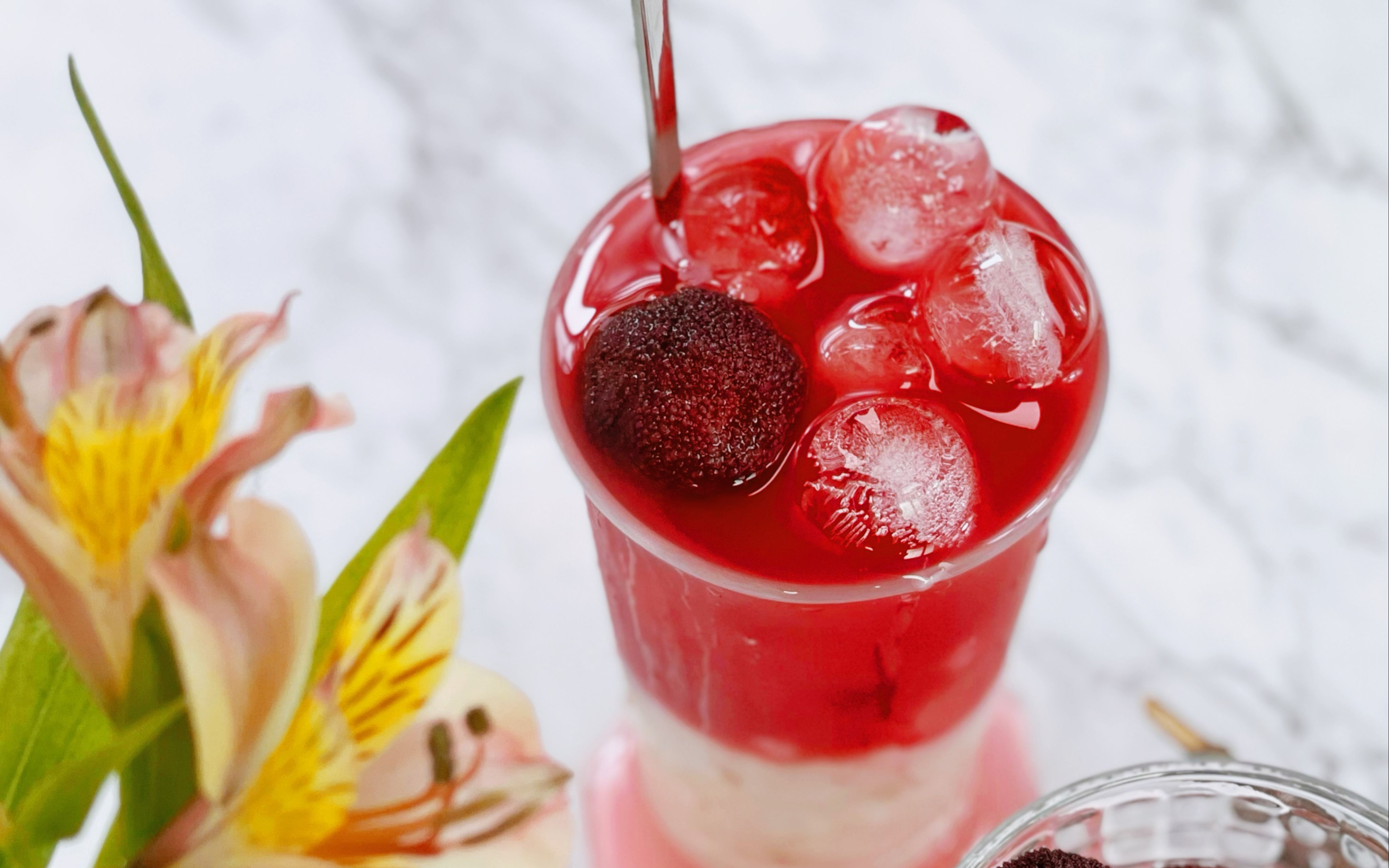 饮料summerdrink杨梅贵妃饮夏日的开端必须来点杨梅汁爆绽