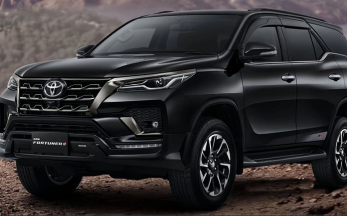 新款丰田穿越者来了,使用普拉多的越野性能,25万还要啥牧马人