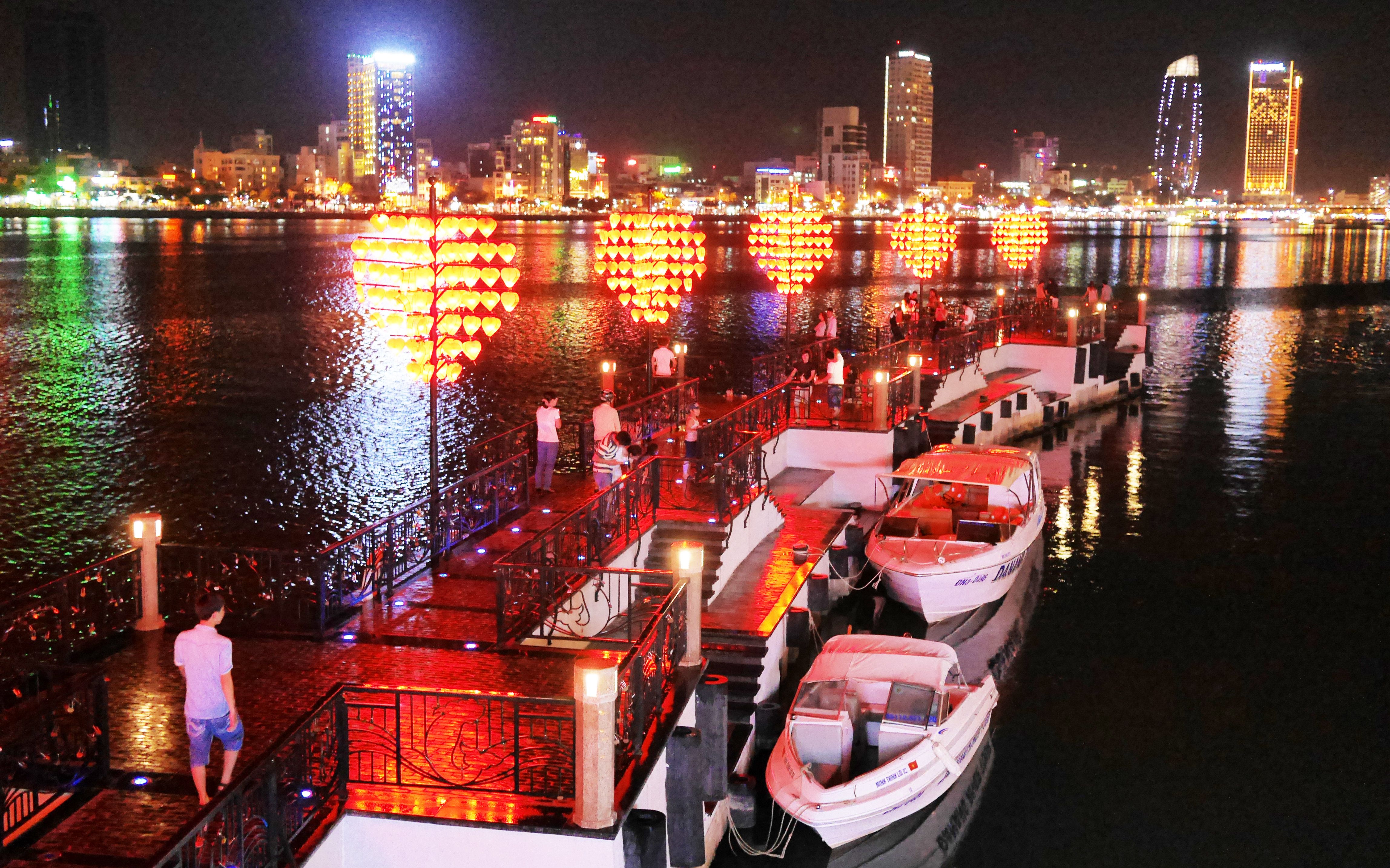 搭乘越捷航空,抵达越南第四大城市岘港