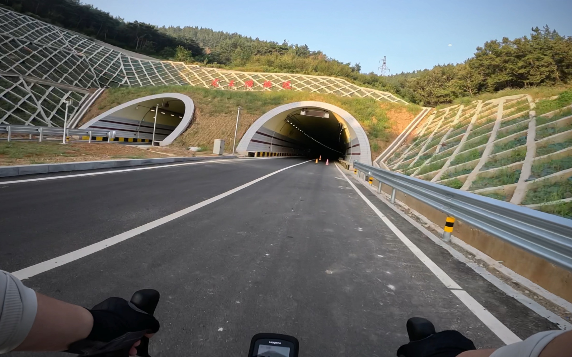 旅顺中部快速通道通车,两地通行更方便.骑行壮观的蟠龙寺听大师讲评公路自行车(Shape of My Heart)哔哩哔哩bilibili