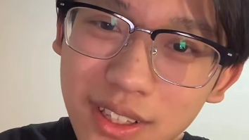 骚包海伦直播连麦被人真实