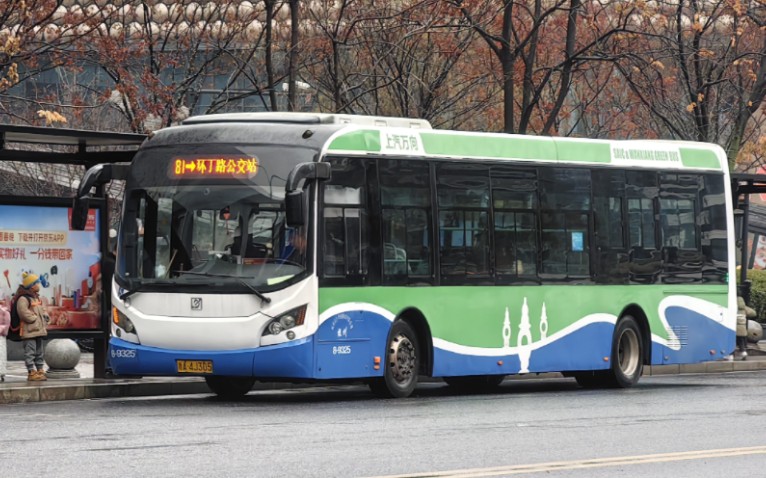 杭州公交81路8-9325 申沃swb6121gev60 地铁彭埠站出站