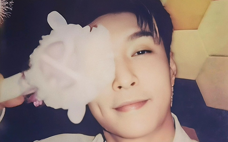 张艺兴男友向自拍05