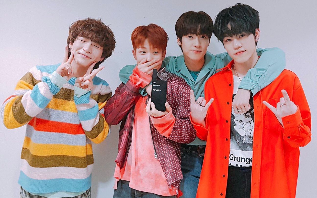 flying 】【 屋塔房 】舞台混剪 我不允许有人错过我们飞这样的宝藏