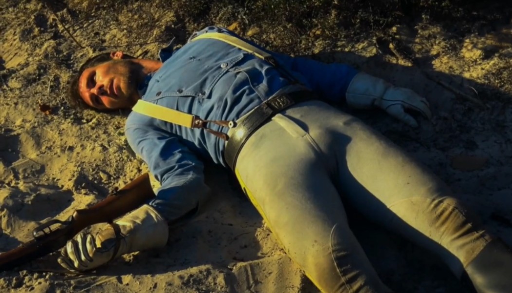 帅气马靴军官被杀害