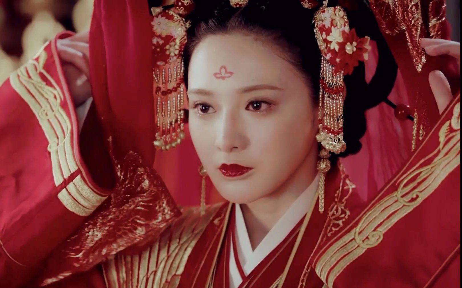 【古装美女群像】她是人间惊鸿客 | 美女混剪,走过路过不要错过~_哔哩